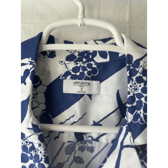 Untuckit Sally Shirt Midi Dress in Blue Hydrangea Print Size 2 - Picture 3 of 3